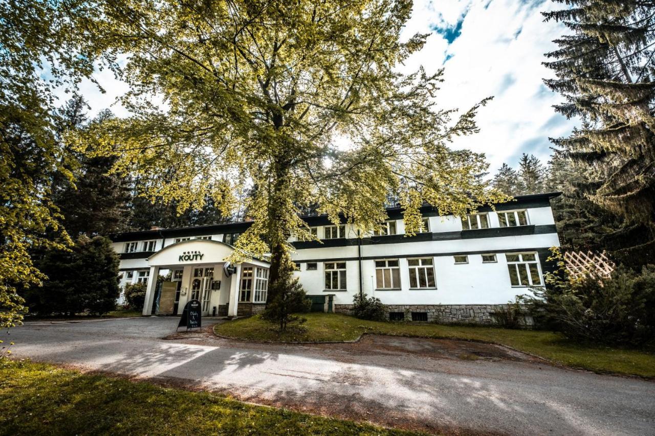 Hotel Kouty Ledec nad Sazavou Exterior photo
